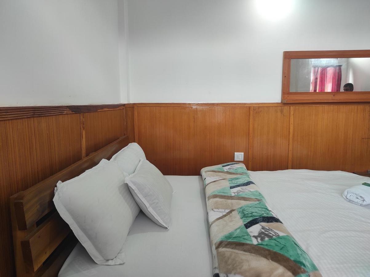 Hotel Tawang Regency Esterno foto