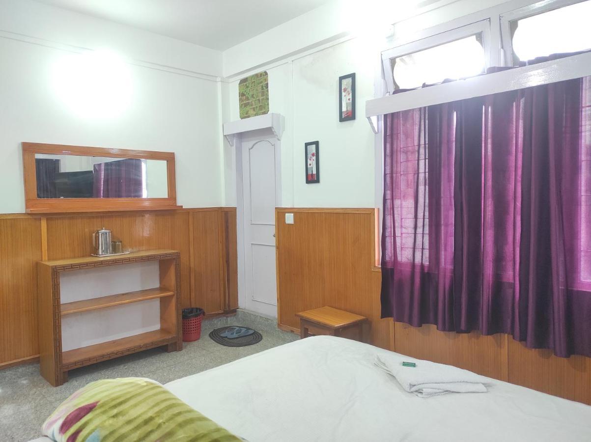 Hotel Tawang Regency Esterno foto