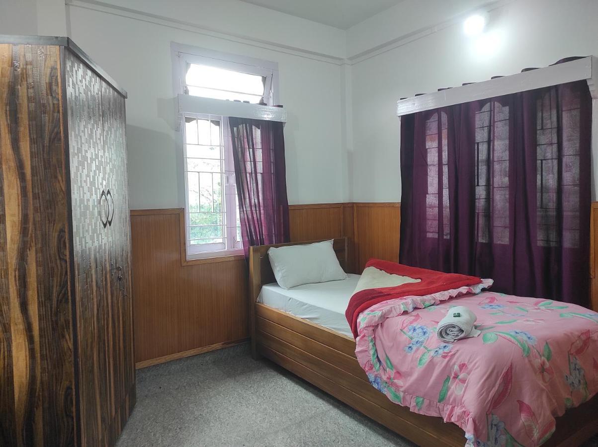 Hotel Tawang Regency Esterno foto