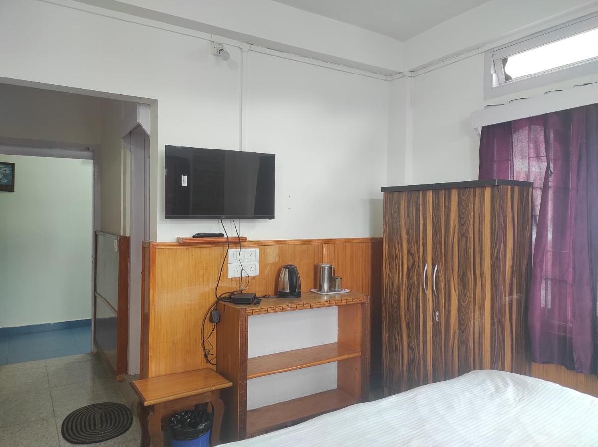 Hotel Tawang Regency Esterno foto