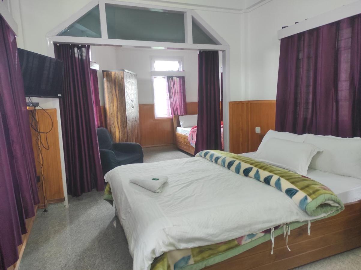Hotel Tawang Regency Esterno foto