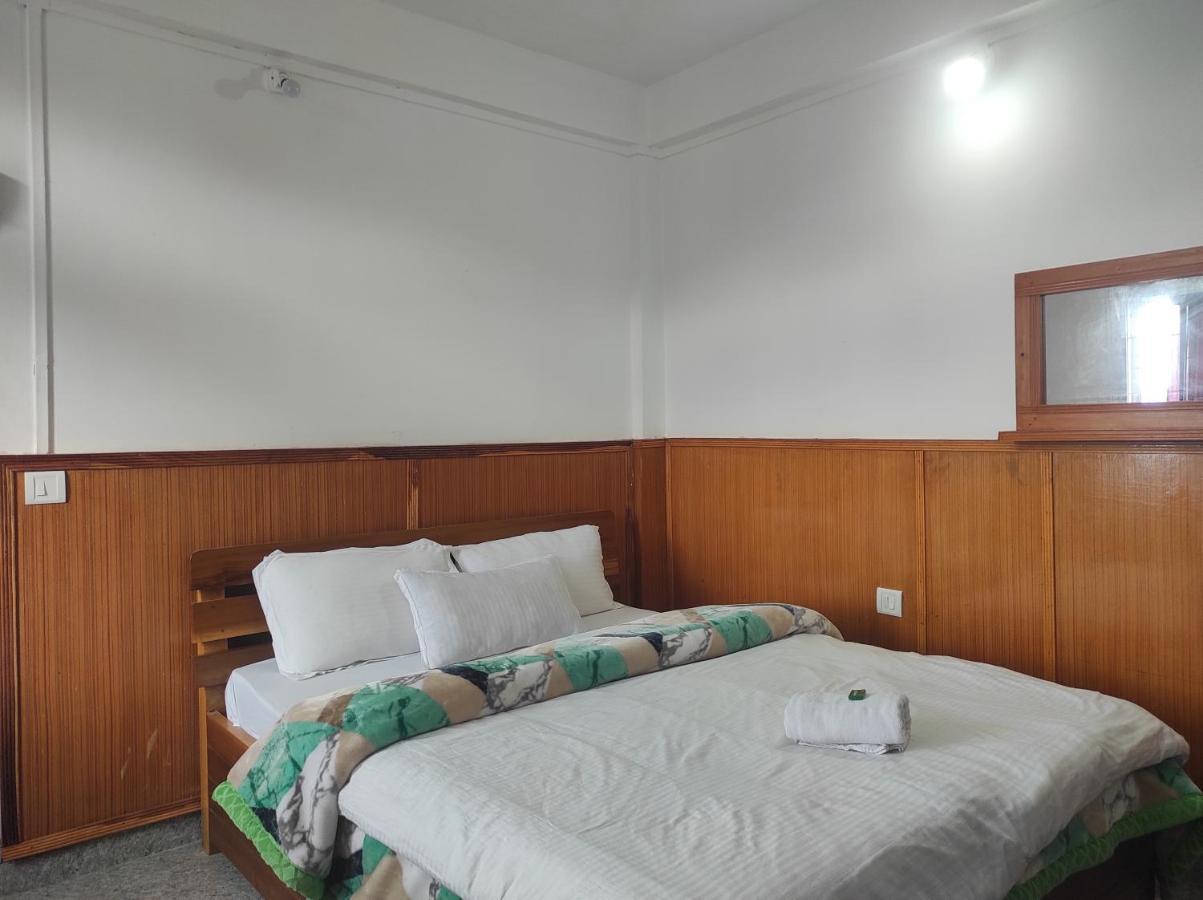 Hotel Tawang Regency Esterno foto