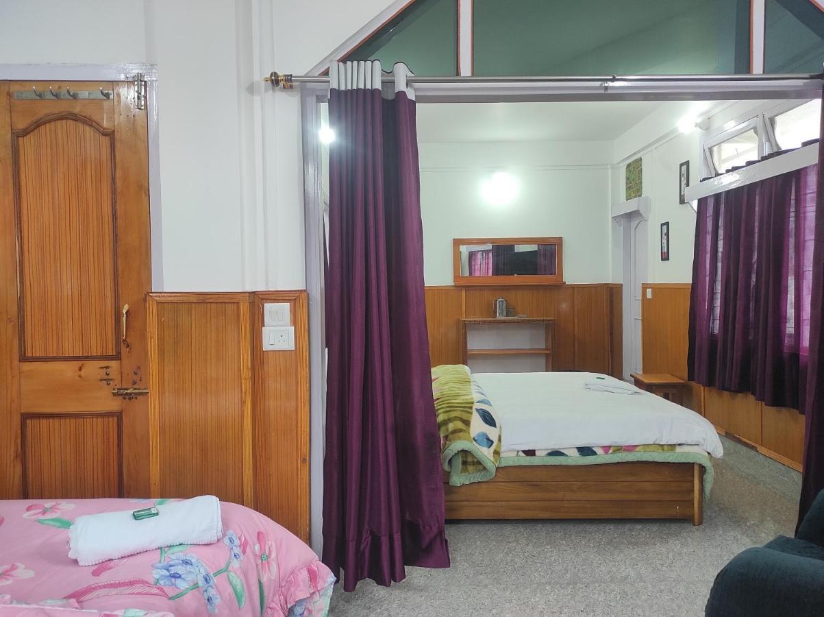 Hotel Tawang Regency Esterno foto