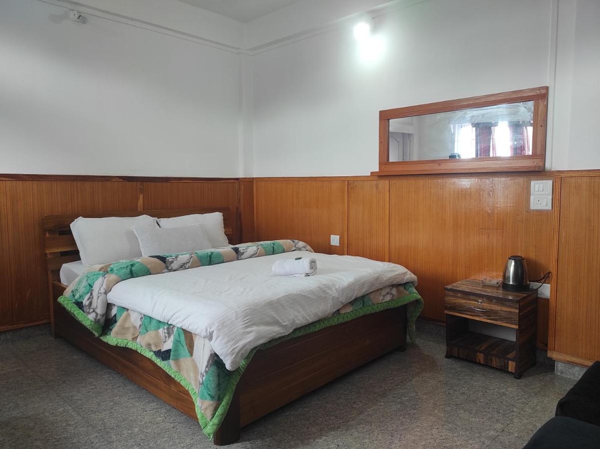 Hotel Tawang Regency Esterno foto