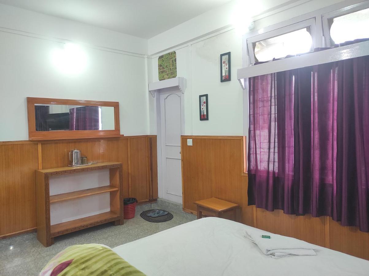 Hotel Tawang Regency Esterno foto