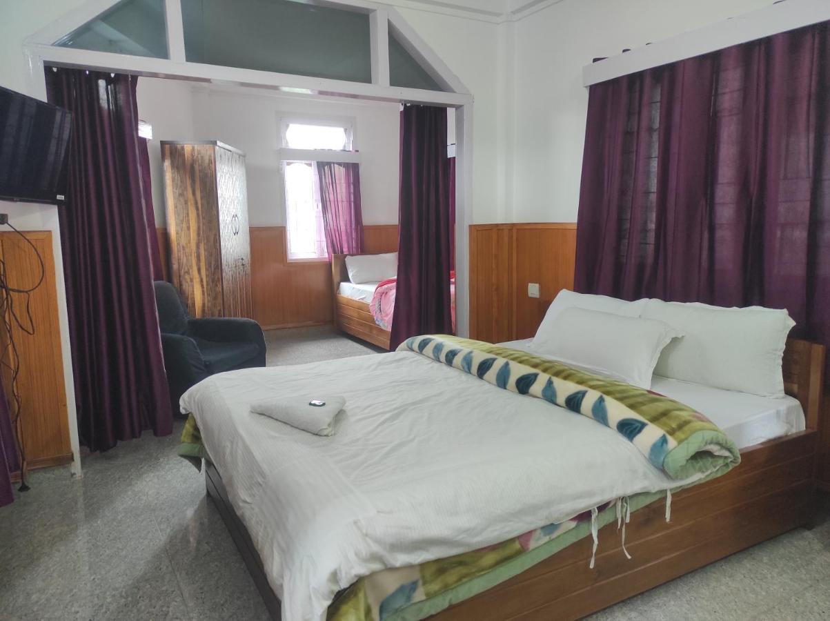 Hotel Tawang Regency Esterno foto