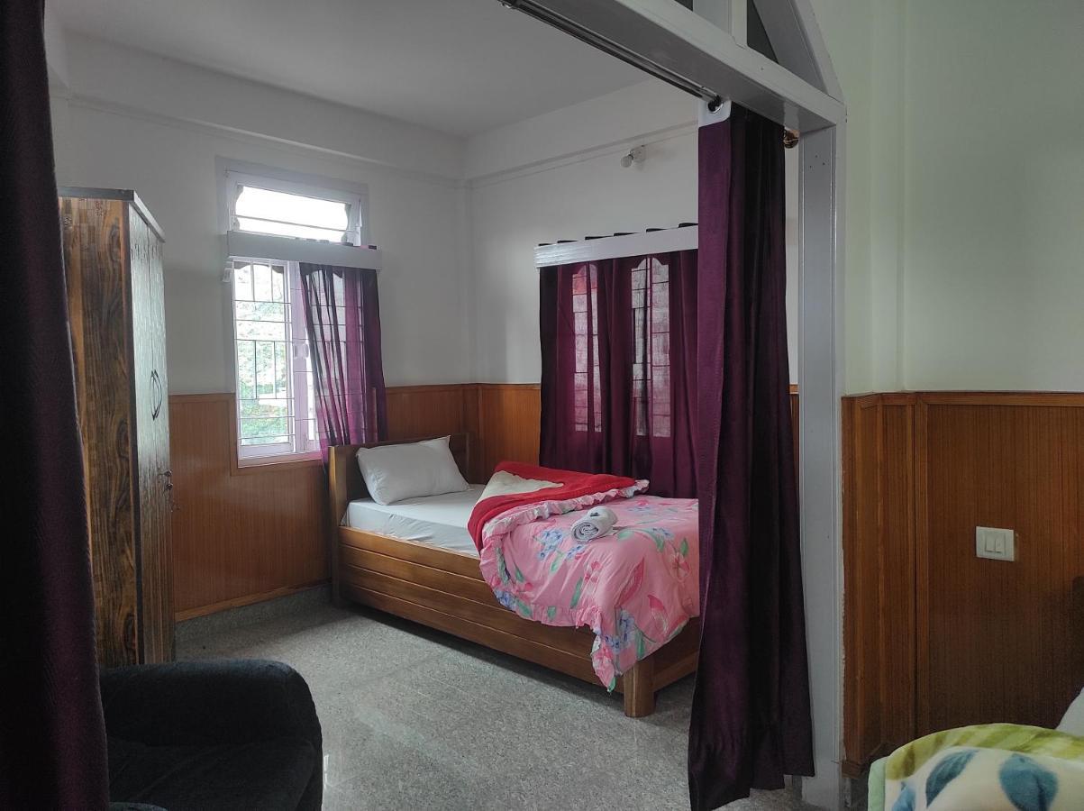 Hotel Tawang Regency Esterno foto