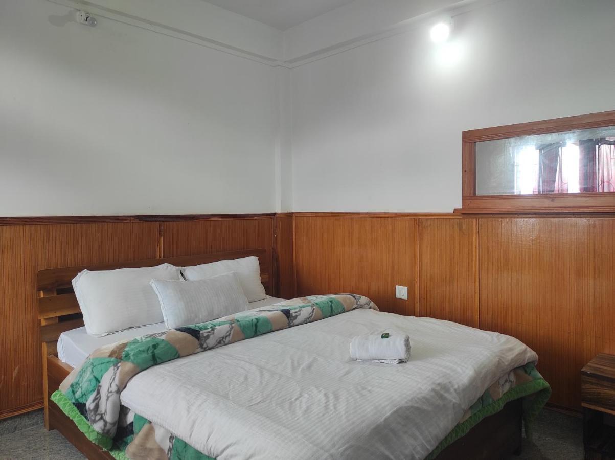 Hotel Tawang Regency Esterno foto