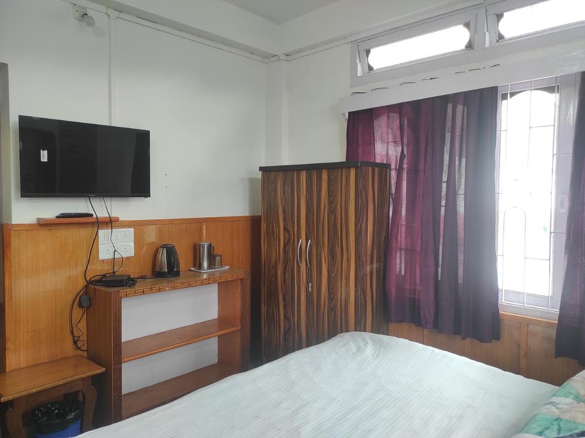 Hotel Tawang Regency Esterno foto