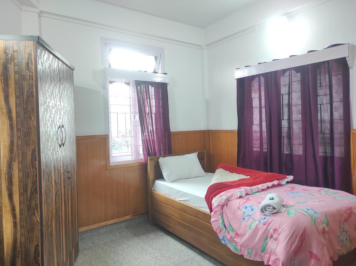 Hotel Tawang Regency Esterno foto
