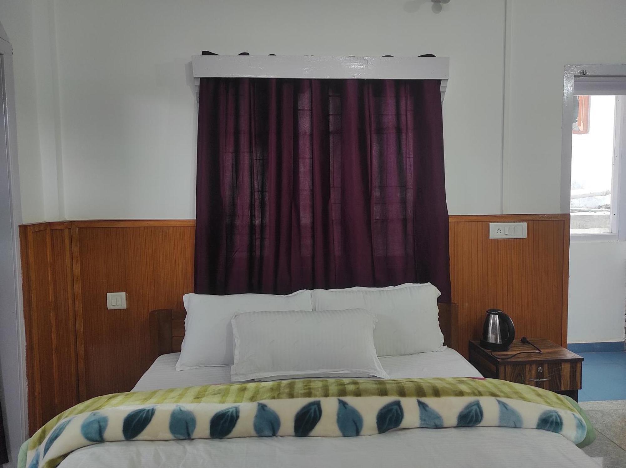 Hotel Tawang Regency Esterno foto